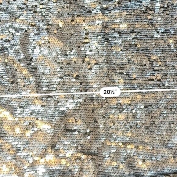 Forever 21 Silver Sequin Crop Top – Size Large - Picture 5 of 6
